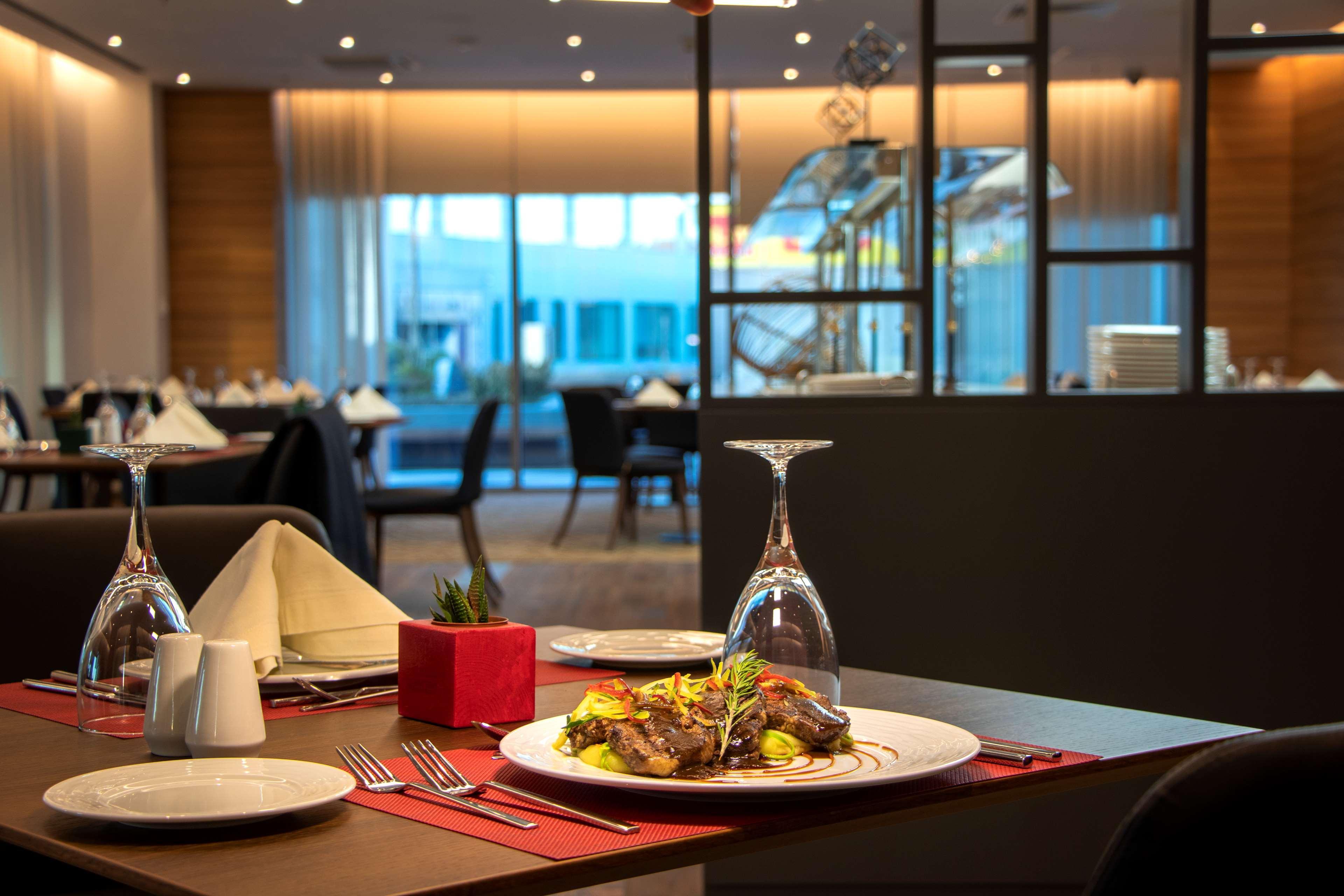 Готель Doubletree By Hilton Ankara Incek Екстер'єр фото