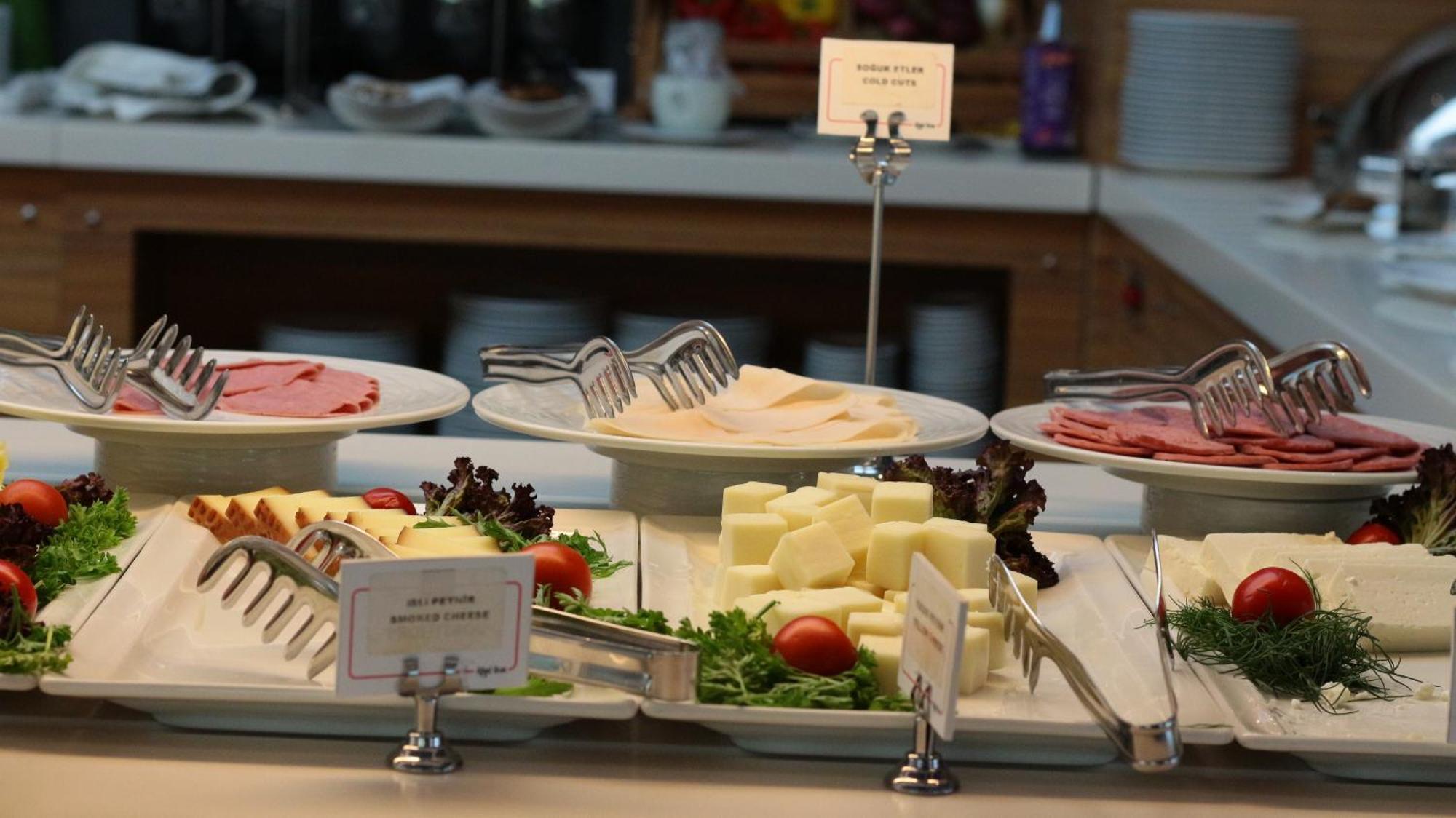 Готель Doubletree By Hilton Ankara Incek Екстер'єр фото